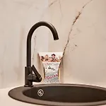 Agora *